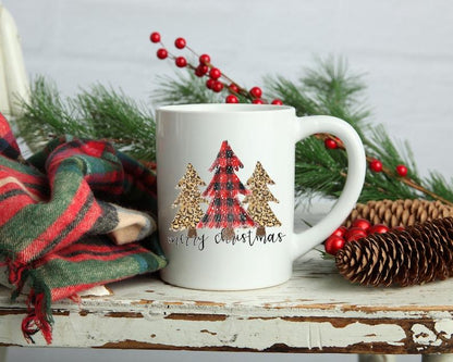 Taza de café navideña con diseño de trío de árboles de Navidad, 11 oz o 15 oz.
