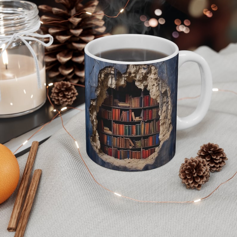 Taza con diseño de estanterías y agujeros en la pared (355 ml)